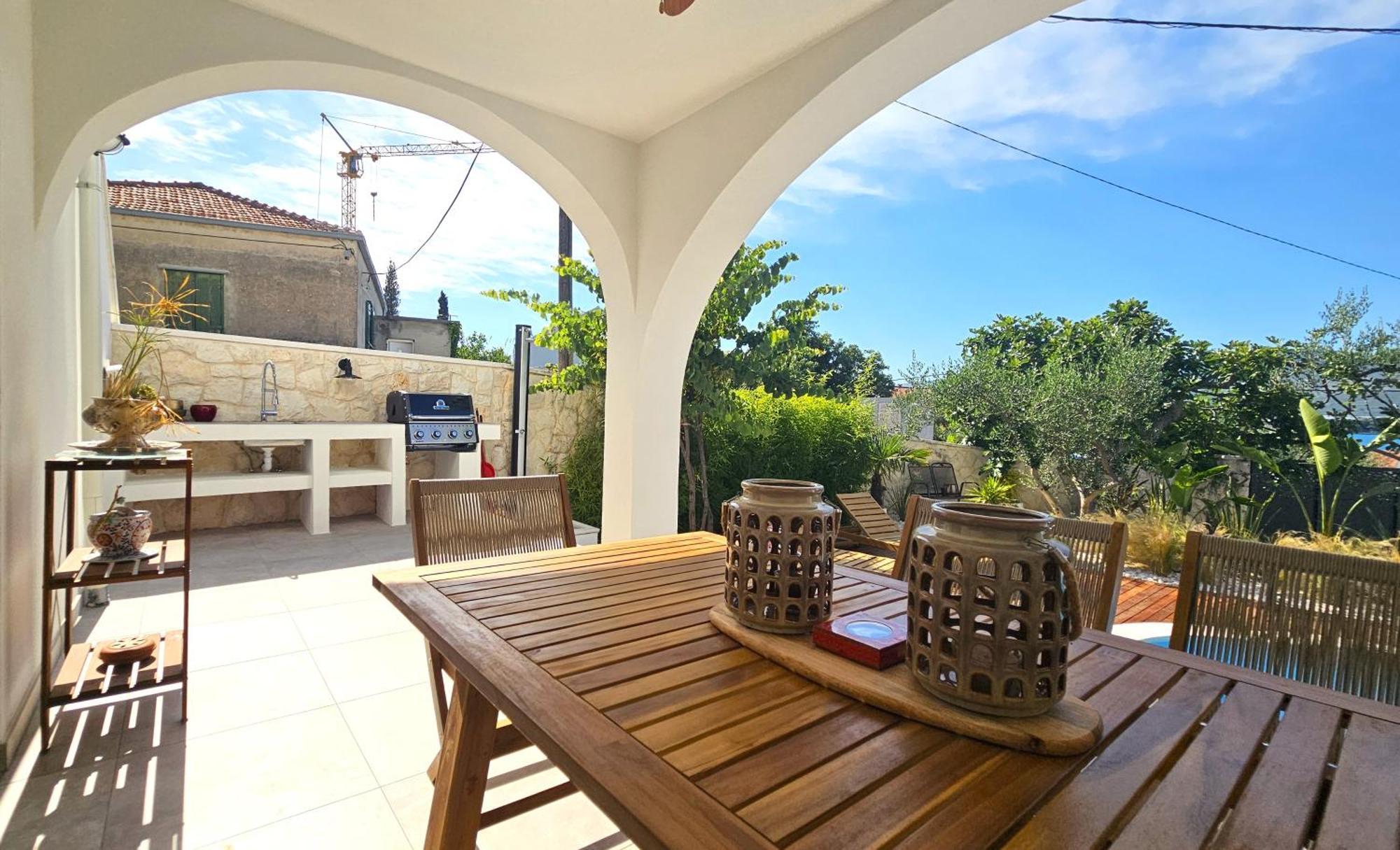 The Three Flowers Pool House Trogir Exteriör bild
