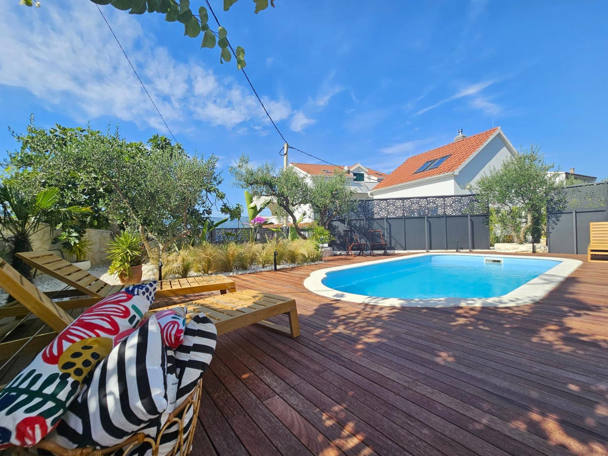 The Three Flowers Pool House Trogir Exteriör bild