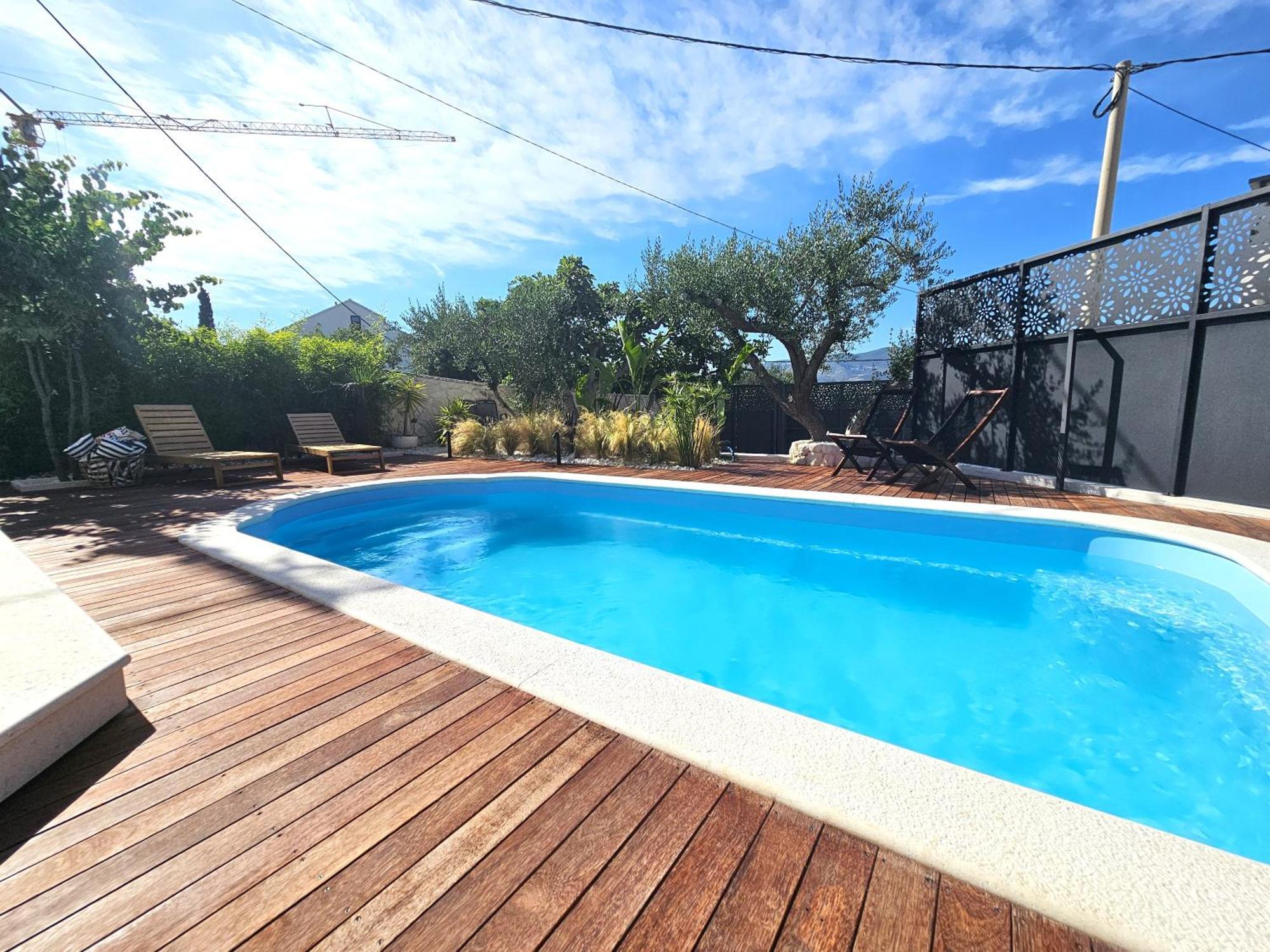 The Three Flowers Pool House Trogir Exteriör bild